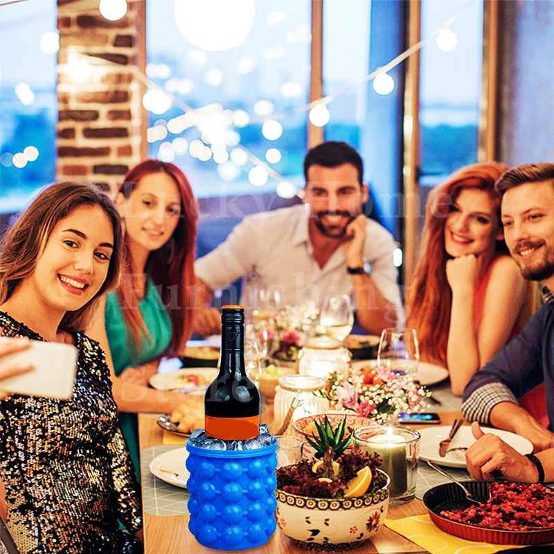 Large Silicone Ice Bucket with Lid, 2-in-1 Space Saving Ice Maker for Cocktail Wine Cooler Freeze Mold Barware Kitchen Tools