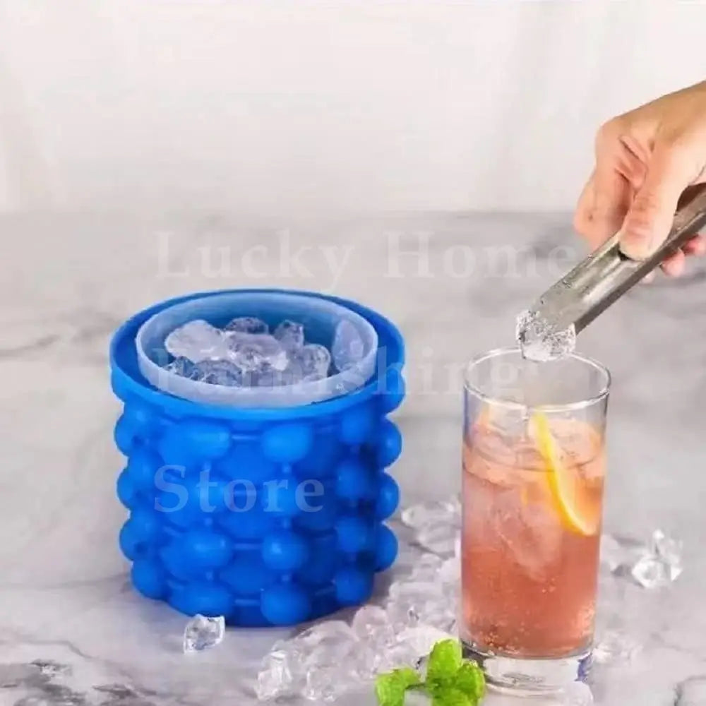 Large Silicone Ice Bucket with Lid, 2-in-1 Space Saving Ice Maker for Cocktail Wine Cooler Freeze Mold Barware Kitchen Tools