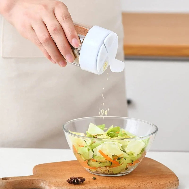 4 in 1 Plastic Dispenser Camping Spice Containers with Sealed lid, Seasoning Spice Shaker Travel Camping Spice Kit for Cooking